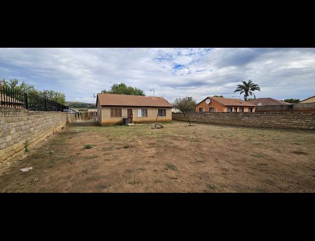 3 BEDROOM HOUSE FOR SALE IN LOTUS GARDENS